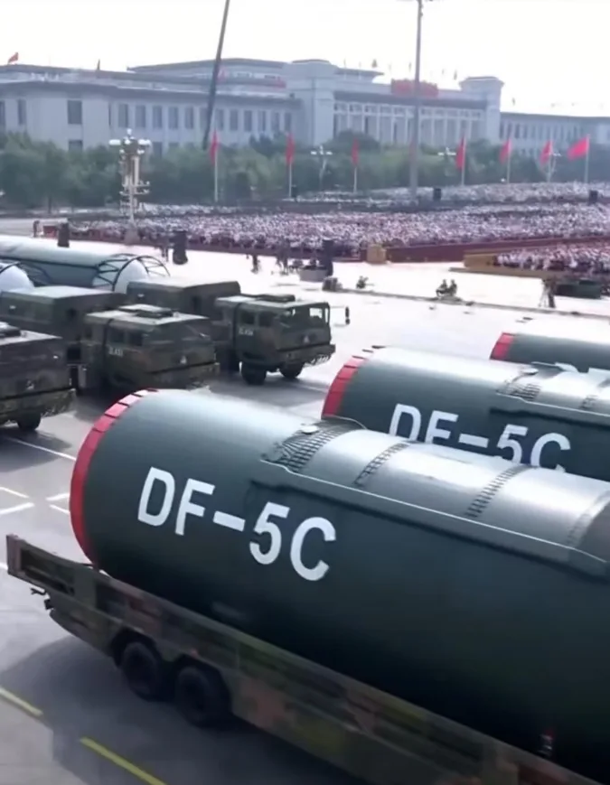 The military parade on September 3rd: The iron and blood glory forged a shield of peace